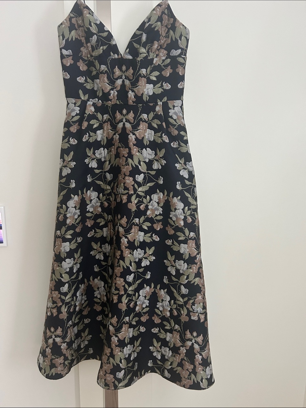 ML Monique Lhuillier Garden Jacquard Gown - Picture 2 of 14